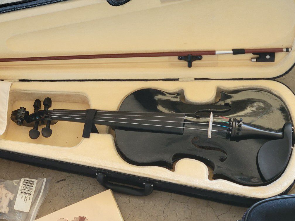 Student Violin-Never Played - With Rosin And Set Of Strings