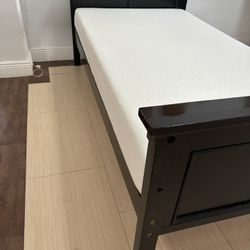 Beautiful Twin bed with Mattress 