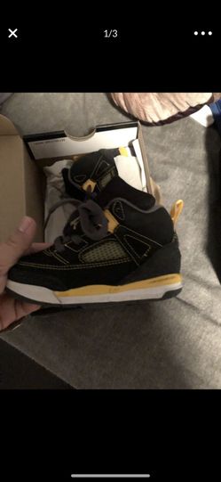 Boy Jordan shoes