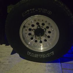 Rins And Tires 15 Inchs 6 Holes 