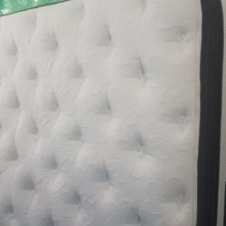 KING MATTRESS AND BOX SPRINS