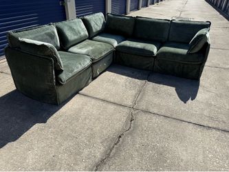 🔥 Couch - 5 Piece Modular - less than 30 days old - Retails for $3,500 +