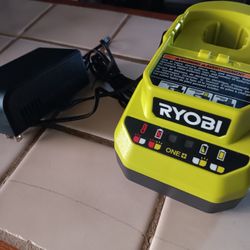 RYOBI ONE + CHARGER 