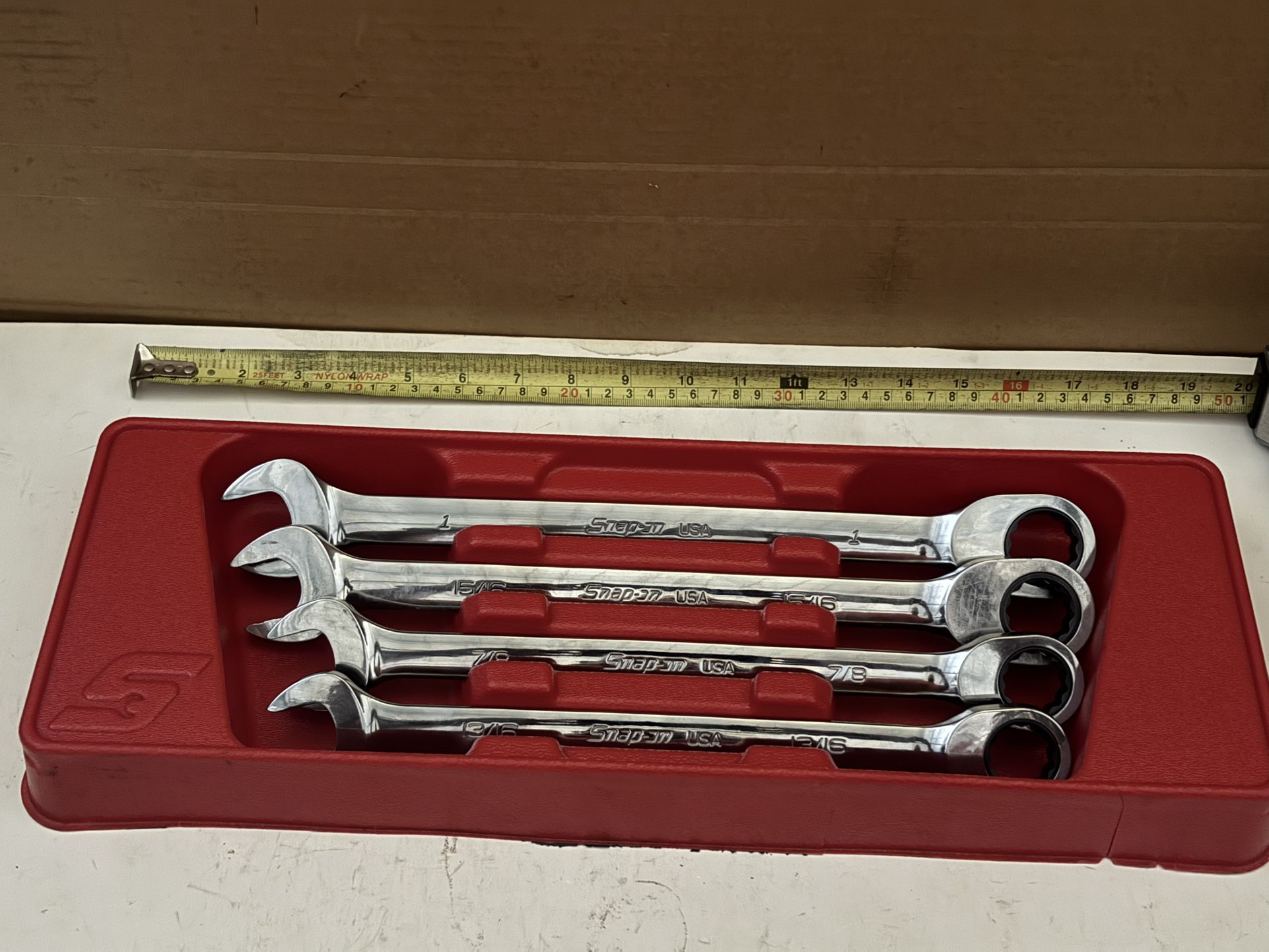 Snap-on Tools 4 pc SAE Flank Drive® Non-Reversible Ratcheting Combination Wrench Set (13/16-1")