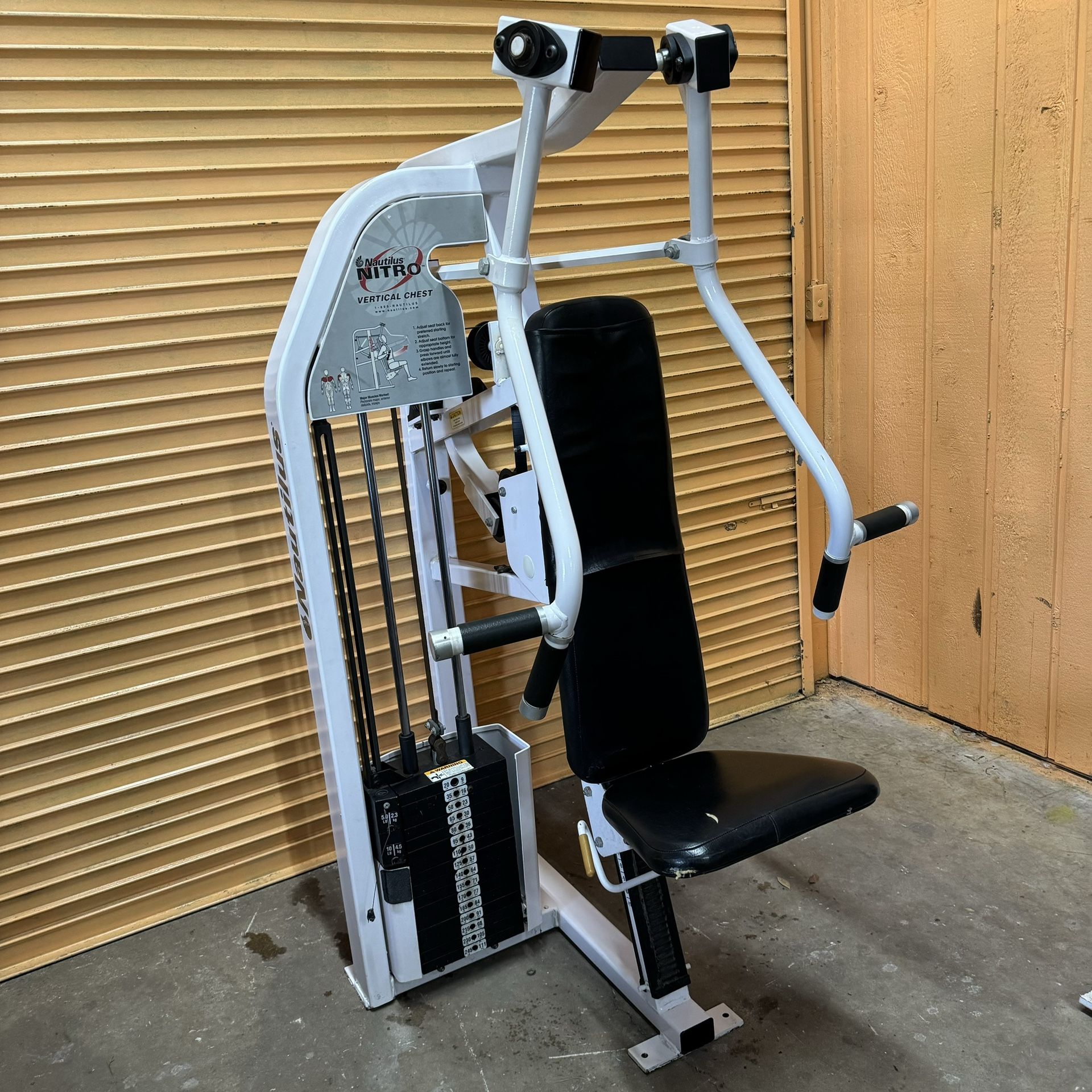 Nautilus Nitro Vertical Chest Press - Commercial Gym Equipment