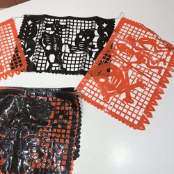 8 Plastic Day of the Dead Theme String Connected Banners, 19” x 13” each