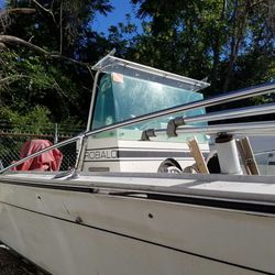 Robalo 18ft. Center Console Fishing Boat