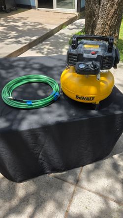 Air compressor with 1/4 hose