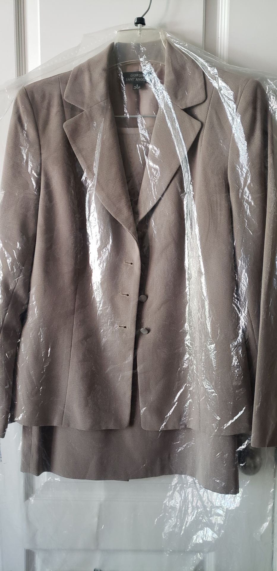 Giorgio Sant'Angelo beige two-piece suit with a blazer and skirt