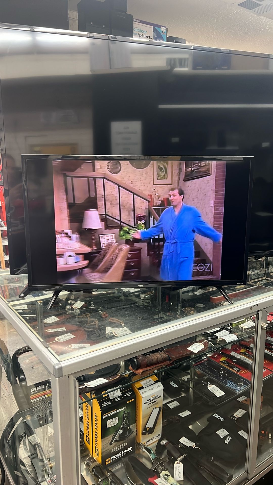TCL Roku 32” TV 32S321