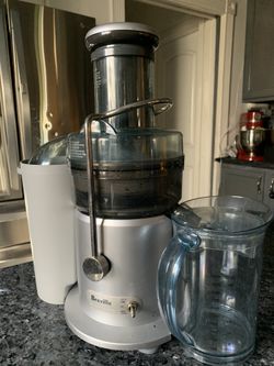 Breville Jucer Used Once.