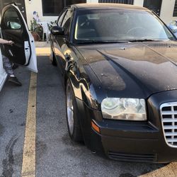 Chrysler 300 Black 2006 Miles 122176