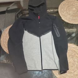 Nike Tech