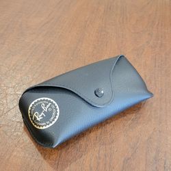 Ray-Ban Ray Ban Sunglasses Eyeglasses semisoft black case 818. 
Pre-owned, good shape, please see photos for details.