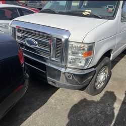 Ford E350 V10