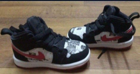AIR JORDAN 1MID NEWSPAPER