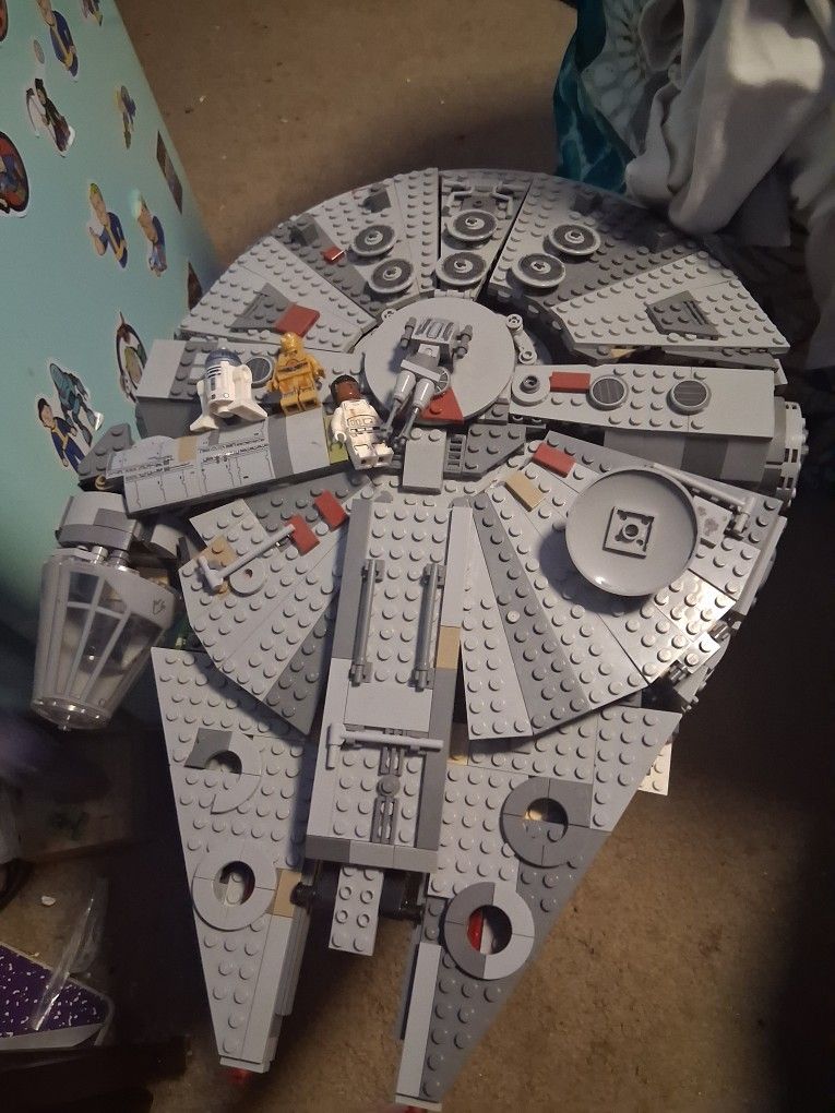 lego star wars millennium falcon building set 75257