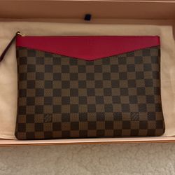 Louis Vuitton Daily Pouch 