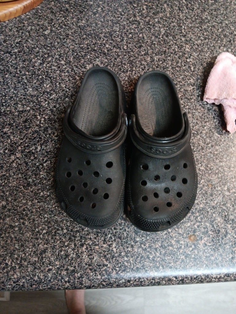 crocs