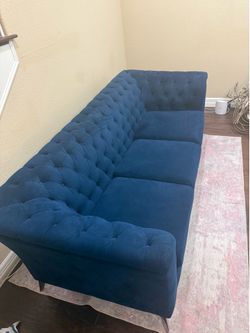 Navy Blue Velvet Chesterfield Sofa – Excellent Condition