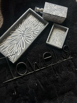 3-Piece Floral Embossed Bathroom Accessory Set