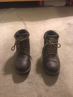 Men’s work boots size 7.5