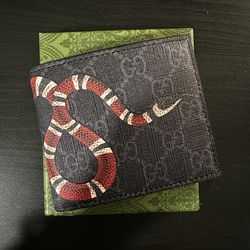 Used Gucci Kingsnake GG Supreme Bifold Wallet