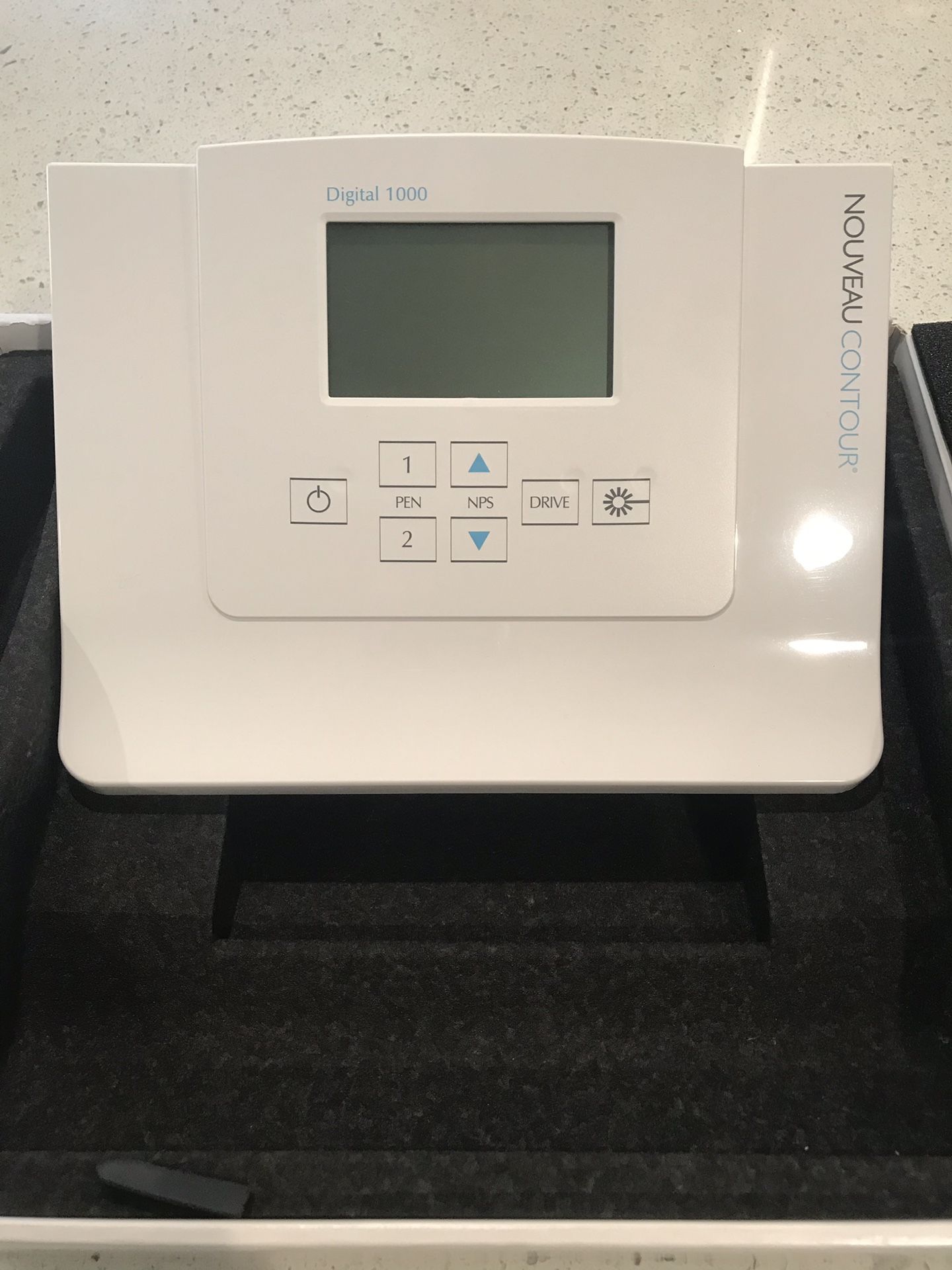Nouveau Contour Digital 1000