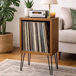 Vintage Solid Oak End/Side Table w/Storage