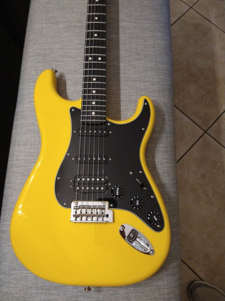 Fender Stratocaster Ferrari Yellow Limited Run Hss