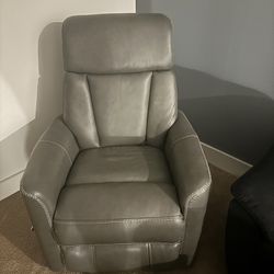 Rocking Recliner Chair Need Gone Asap