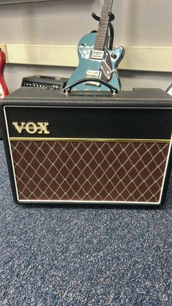 Vox Cambridge 50.  100 W guitar amplifier