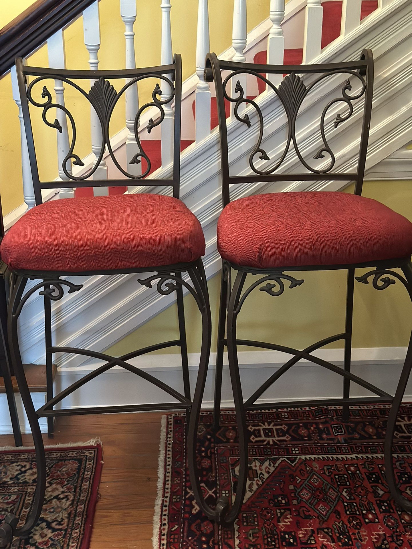 4 High Bar Stools/ Chairs
