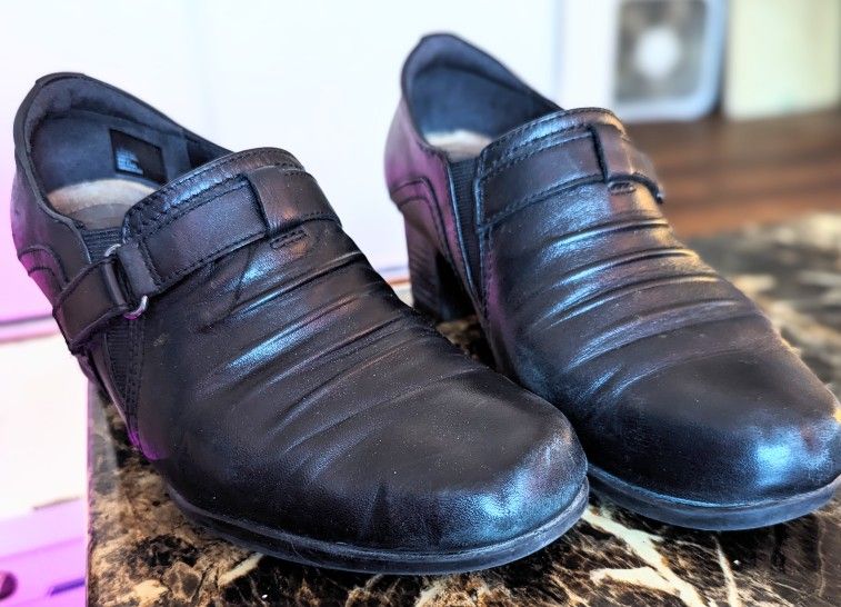 Women's Shoes Clarks Size 8