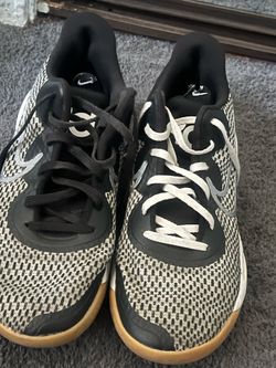 Nike men tennis shoes size 10