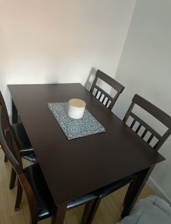 Kitchen/Dinning Table
