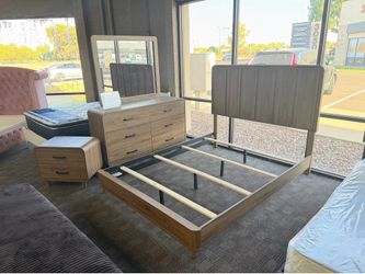 Modern oak solid wood queen bedroom set