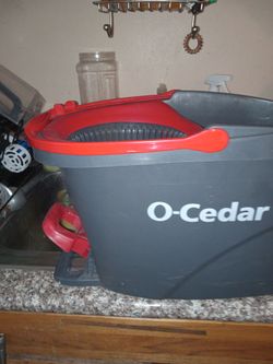 O-CEDAR  BUCKET