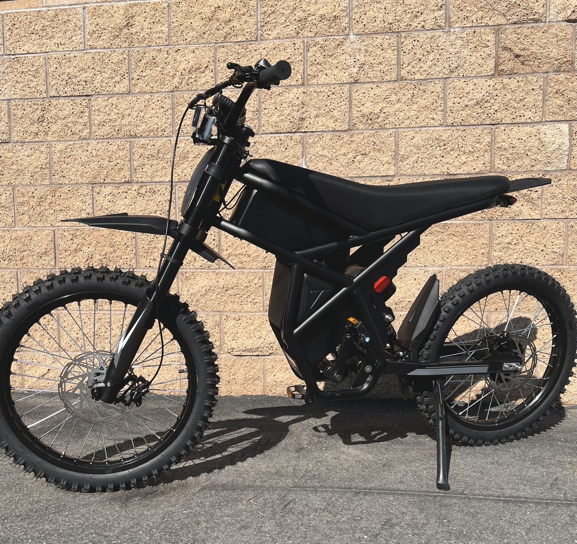 GT73 Electric E-Bike Dirt Bike Style Full Suspension, 25 Inch Deal Dirt Bike Tires, 37mph, 2 Batteries