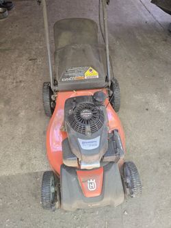 Husqvarna LC221RH 21" Self-Propelled Lawn Mower