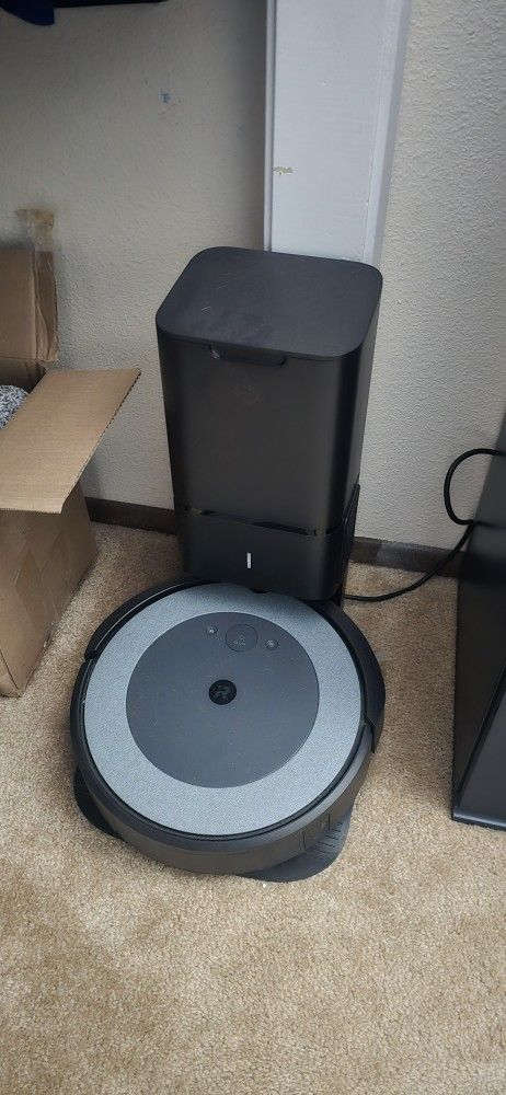 Roomba I4+ Smart Vacuum (Self Emptying)