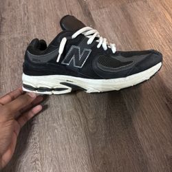 New Balance 2002r