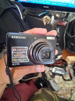 Samsung SL420 Digital Camera 