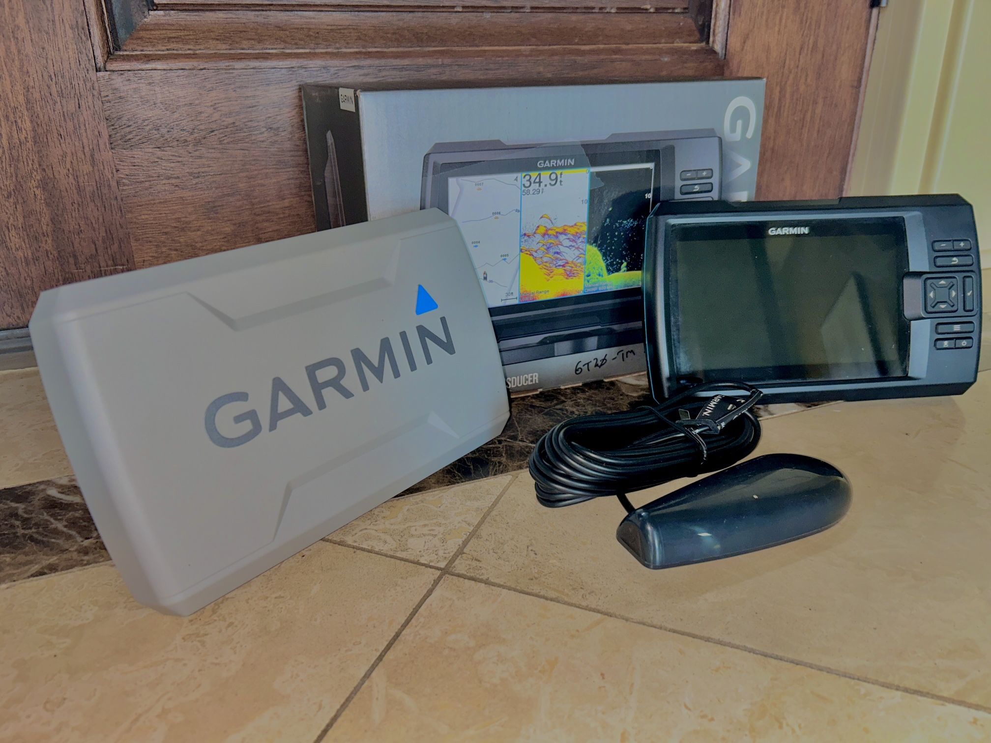 Great Quality, Barely Used Garmin STRIKER Vivid 7CV + Transducer