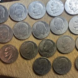 20 1970s Dollar Coins 19 Ikes And 1 Susan B Anthony