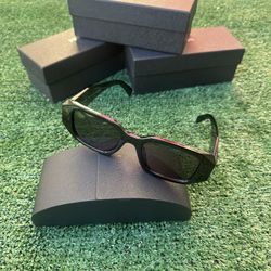 Women’s Black Glasses 