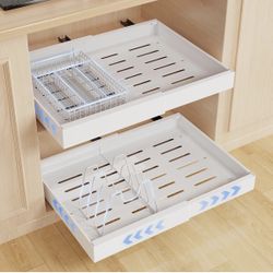 NWT Pull Out Cabinet Organizer