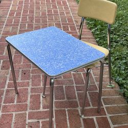 VTG Mid-Century Modern Mcm Children's Table and Chair Yellow And Blue Vinyl Patterns Chrome Legs