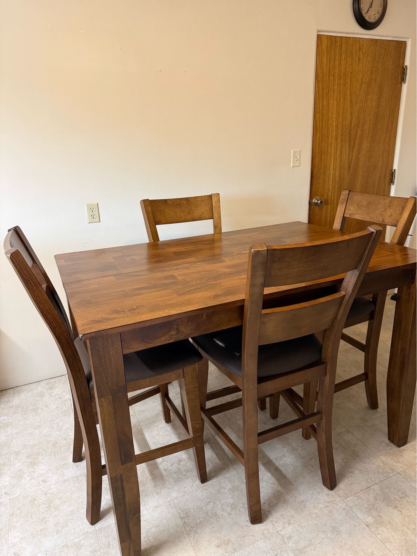 Kitchen high top table set