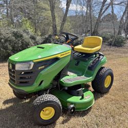 John Deere S100 42in Rading Lawnmower!